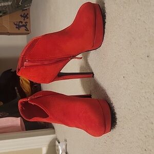 Women's Size 6 Red Stilleto Booties